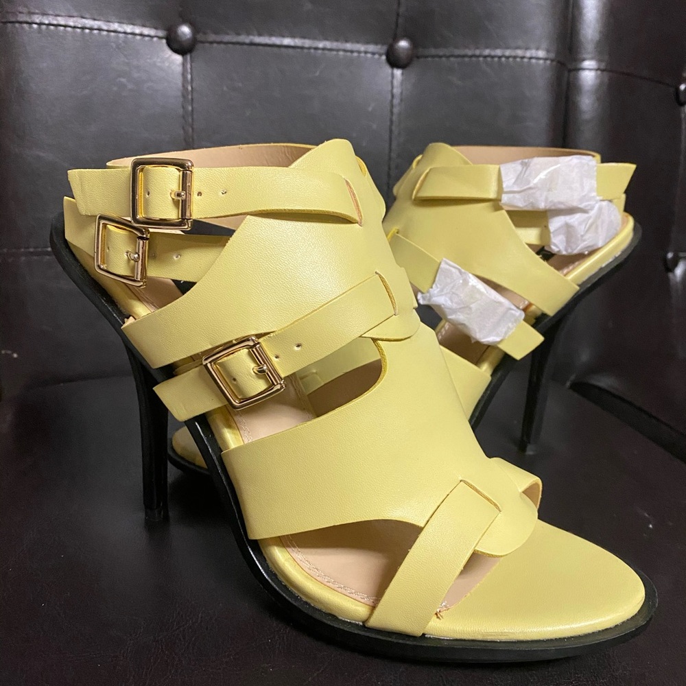 Izabella Rue Heels - Picture 2 of 6